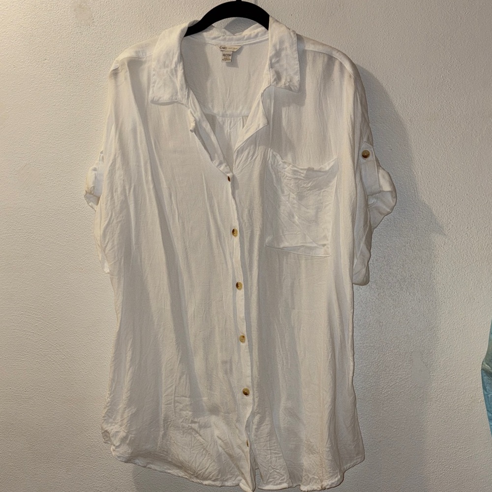 CLOSET CLEAR OUT Cato 20W  Button-Down top w Gold Accents